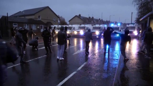 La violencia prosigue en Irlanda del Norte pese a llamados a la calma