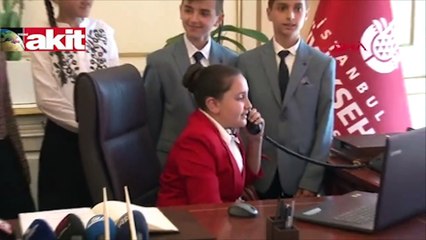 İBB Başkanı koltuğunu öğrenciye devretti