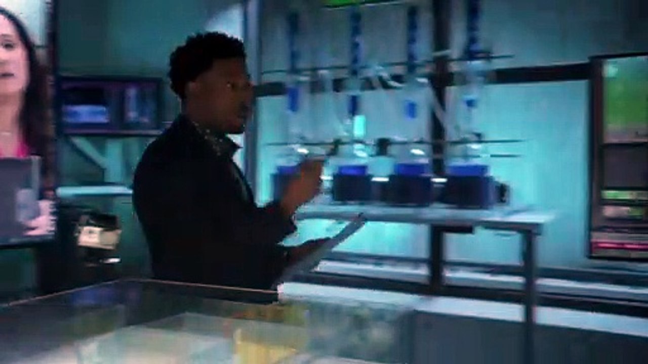 MacGyver 5x13 - Clip from Season 5 Episode 13 - Barn Find + Oil Slick + La Punzonatura + Lab Rats + Tachometer