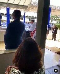 O Almirante de Esquadra Garnier saudou hoje em sua posse o "Presidente Bolsonaro, legitimamente eleito e chefe supremo das FFAA."