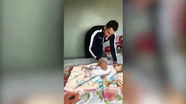 Alman çoban köpeğinin koruma içgüdüsüne hayran olacaksınız