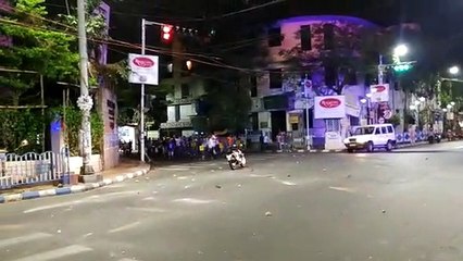 लाइव वीडियो: भवानीपुर में पथराव में बची पूर्व मंत्री चिटनीस