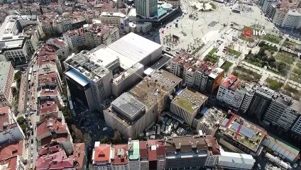 Atatürk Kültür Merkezi’ndeki dış cephesi son halini alıyor