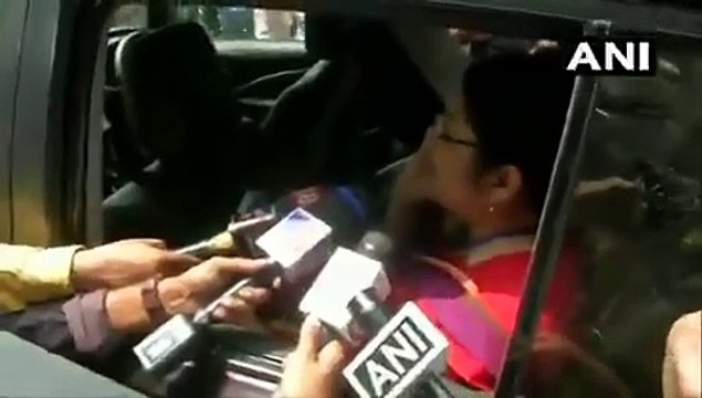 West Bengal Assembly Elections 2021: हुगली में वोटिंग के दौरान भाजपा उम्मीदवार लाॅकेट चटर्जी की कार पर हमला
