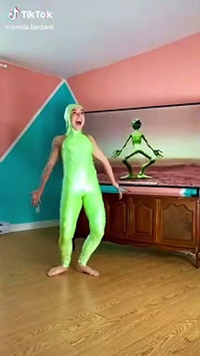 Green Alien Dance 2.0  something definitely happened to this alien for him to go that fast  #dametucocita #greenalien