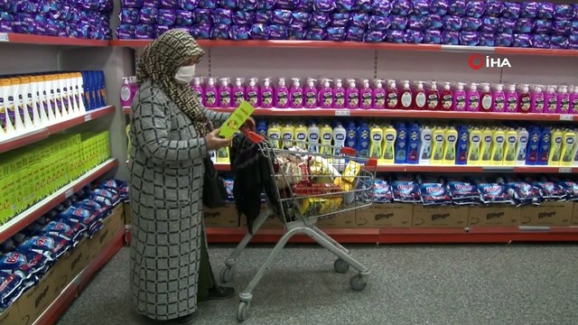 Arnavutköy'de Ramazan dolayısıyla ihtiyaç sahiplerine gıda yardımı