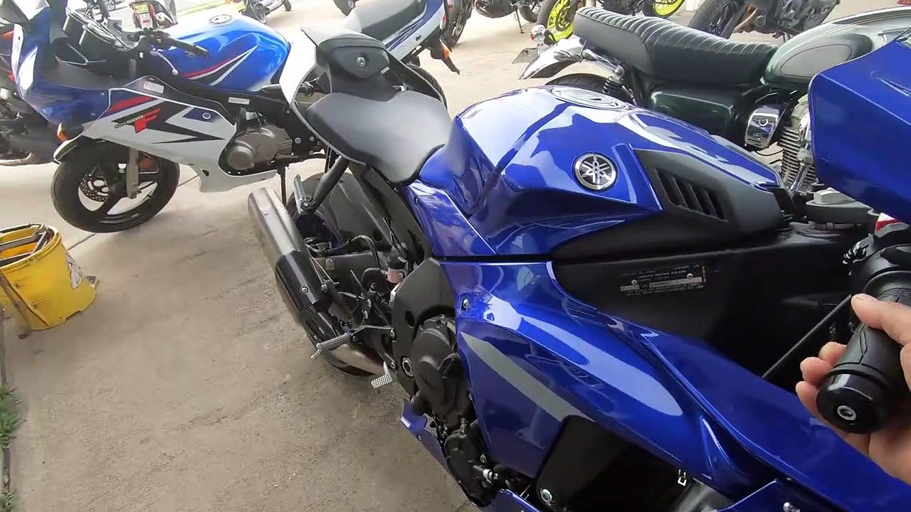 Yamaha R1 2019 - Walk Around _ Exhaust Note _ Dash - After market exhaust