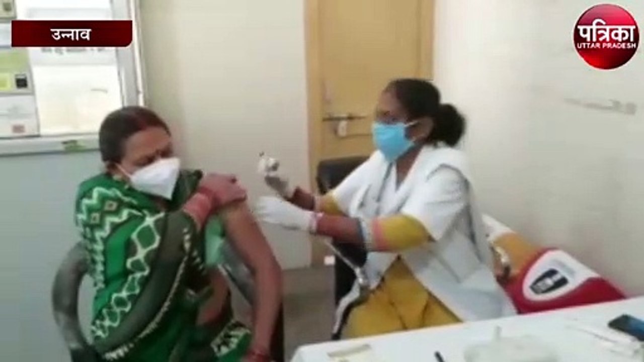 कोविड-19 वैक्सीनेशन के लिए जिला अस्पताल पहुंची भीड़, सीएमएस ने कहा...