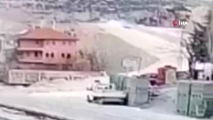 Son dakika: Hemşirenin otomobiliyle 30 metreden bahçeye böyle uçtuğu anlar kameralara yansıdı