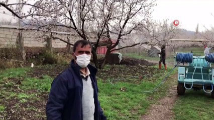 Kağızman beyaz gelinliğini giydi