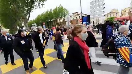 Manifestació a Perpinyà en contra del disseny del nou escut de la ciutat