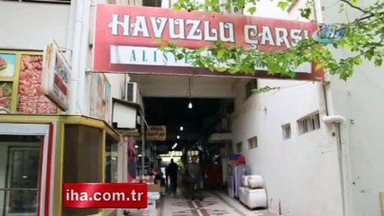 Sıra dışı soygun! Peruk takıp göbek attı!