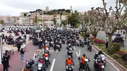 Les motards en colère manifestent contre le contrôle technique entre Cannes et Nice