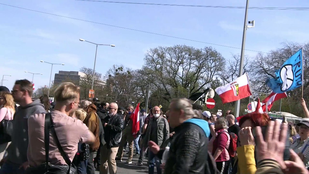Zusammenstöße bei Demonstration gegen Corona-Maßnahmen in Wien