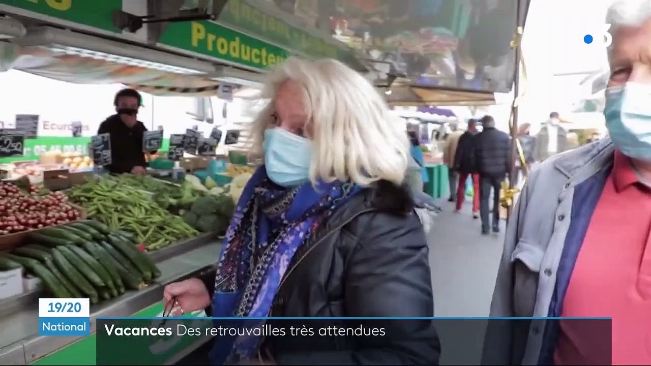 Vacances : des retrouvailles joyeuses entre grands-parents et petits-enfants