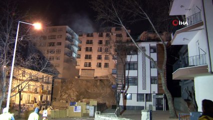 Ankara'da Açelya apartmanının çatısı çöktü...Çökme anı kamerada