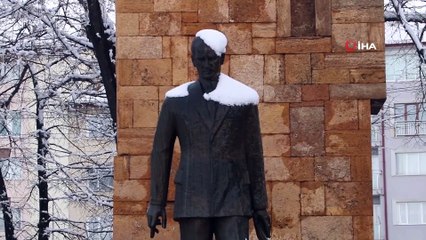 Nisan'da Etkili Olan Kar Sivas'ı Beyaza Büründü