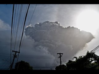 Explosive eruption rocks volcano on Caribbean island of St Vincent | Moon TV News
