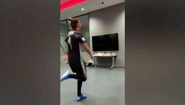 Beşiktaş Kadın Futbol Takımı oyuncusu Arzu Karabulut Kürtçe şarkı eşliğinde halay çekti; Anladınız siz onu” notuyla paylaştı