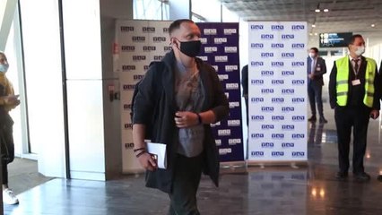 Rus turist kafilesini taşıyan yolcu uçağı havalimanında "su takı"yla karşılandı