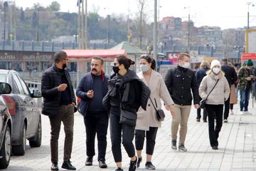 Son dakika haberi... İSTİKLAL CADDESİ VE BEŞİKTAŞ'TA TURİST YOĞUNLUĞU