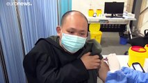 Китай будет работать над повышением эффективности своих вакцин от коронавируса