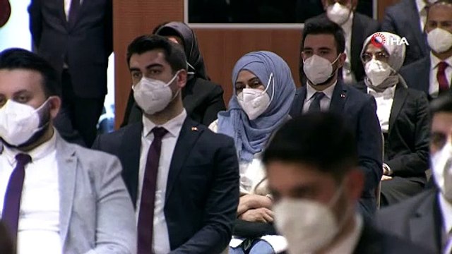 Erdoğan: Türkiye Cumhuriyeti Devleti kimliğine sahip olduğu halde gavurun kılıcını sallayarak üzerimize gelenleri gördükçe de üzülüyoruz