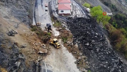 Zonguldak'ta korkutan heyelan