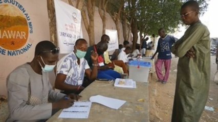 Presencial policial y poca afluencia en las presidenciales de Chad