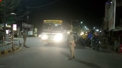 जिलाधिकारी और एसपी ने कर्फ्यू को लेकर की चेकिंग