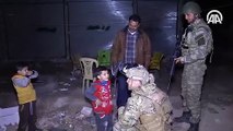 Türk askeri Afrin’de gece devriyesinde