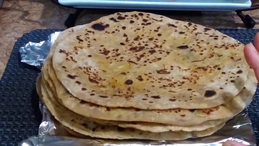Aloo Ka Paratha in Hindi/Urdu Rehya Kitchen