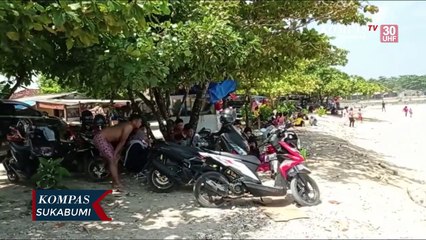 Jelang Ramadhan Pantai Ujung Genteng Dipadati Wisatawan