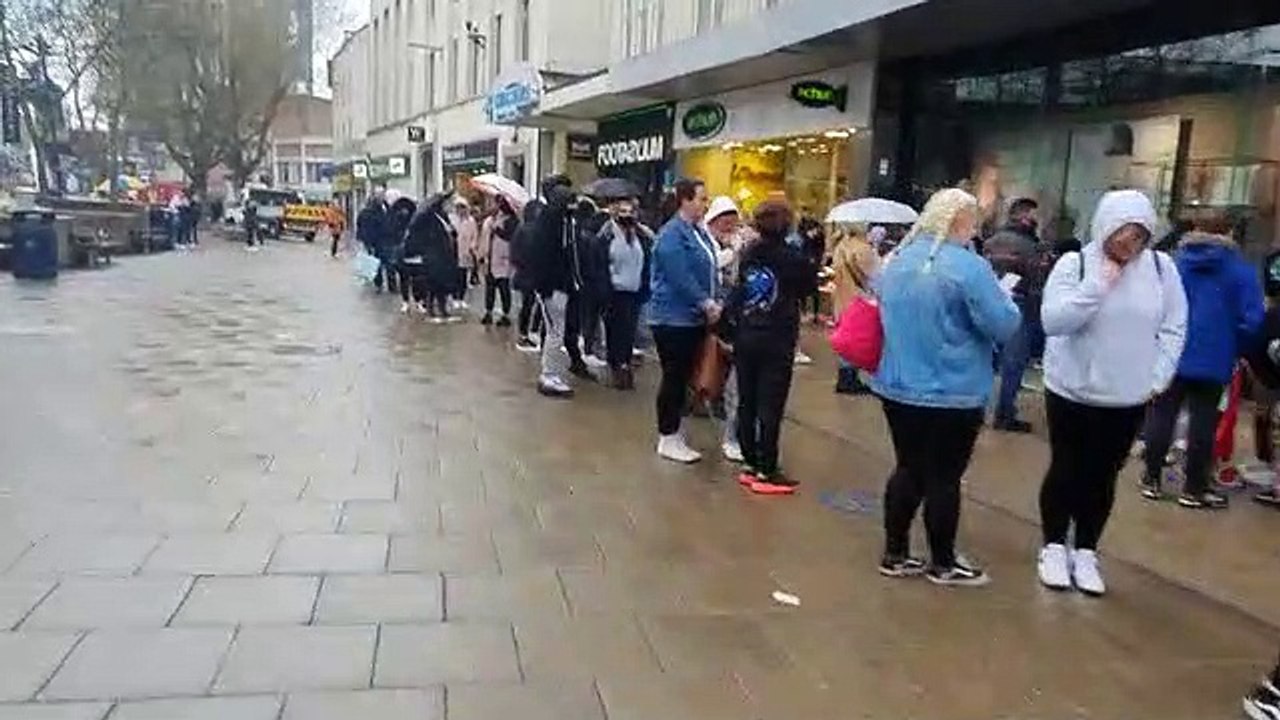 Queue at Primark in Portsmouth