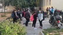 Los alumnos de secundaria griegos vuelven a clase tras meses a distancia