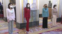 La Reina Letizia preside el homenaje a Clara Campoamor en el Congreso