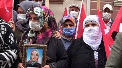 Evlat nöbetine katılan yüreği yanık abla Hülya Bayar:- 'Nişanlıydı, düğün hazırlıkları yapıyordu'