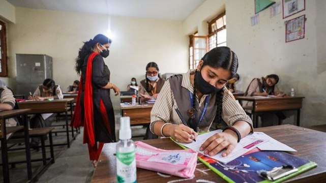 Maharashtra govt postpones 10th and 12th state board exams amid surge in Covid cases