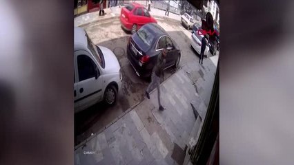 Son dakika haberi | SIRTINDAKİ BIÇAKLA HASTANEYE GÖTÜRÜLDÜ - YENİDEN