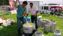 Transhumance Aubrac 2011 Aligot