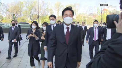 대통령 주재 화상 국무회의에 오세훈 서울시장 첫 참석 / YTN