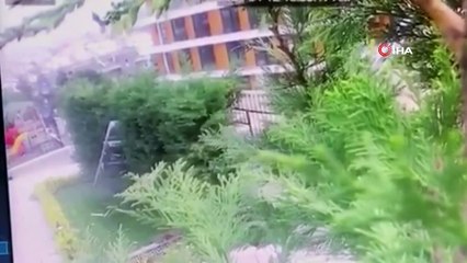 Metrelerce uzunluğundaki vinç böyle devrildi