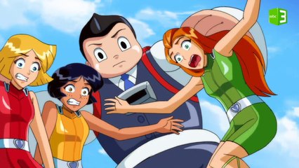 هجوم روبوت عملاق على الشاطئ