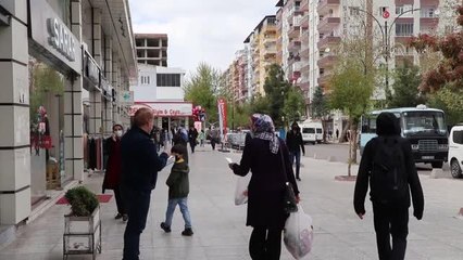 Siirt Belediyesince vatandaşlara 5 bin maske dağıtıldı
