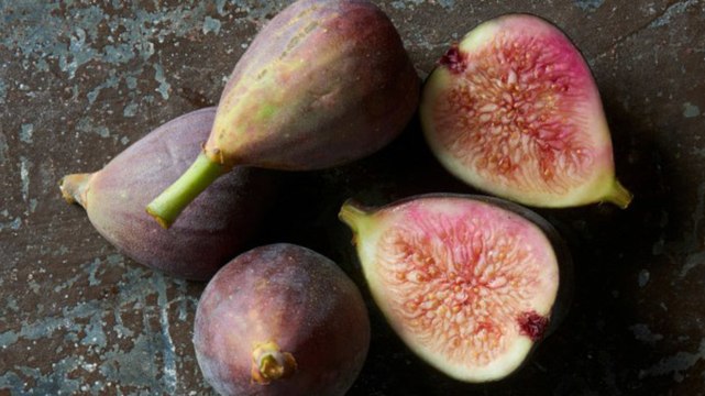 How to Bake With Fresh and Dried Figs