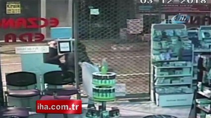 Balıkesir'de silahlı gaspçı dehşeti kamerada!