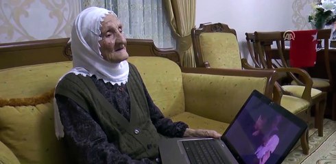 Erdoğan 105 yaşındaki Fikriye ninenin elini öpüp sohbet etti