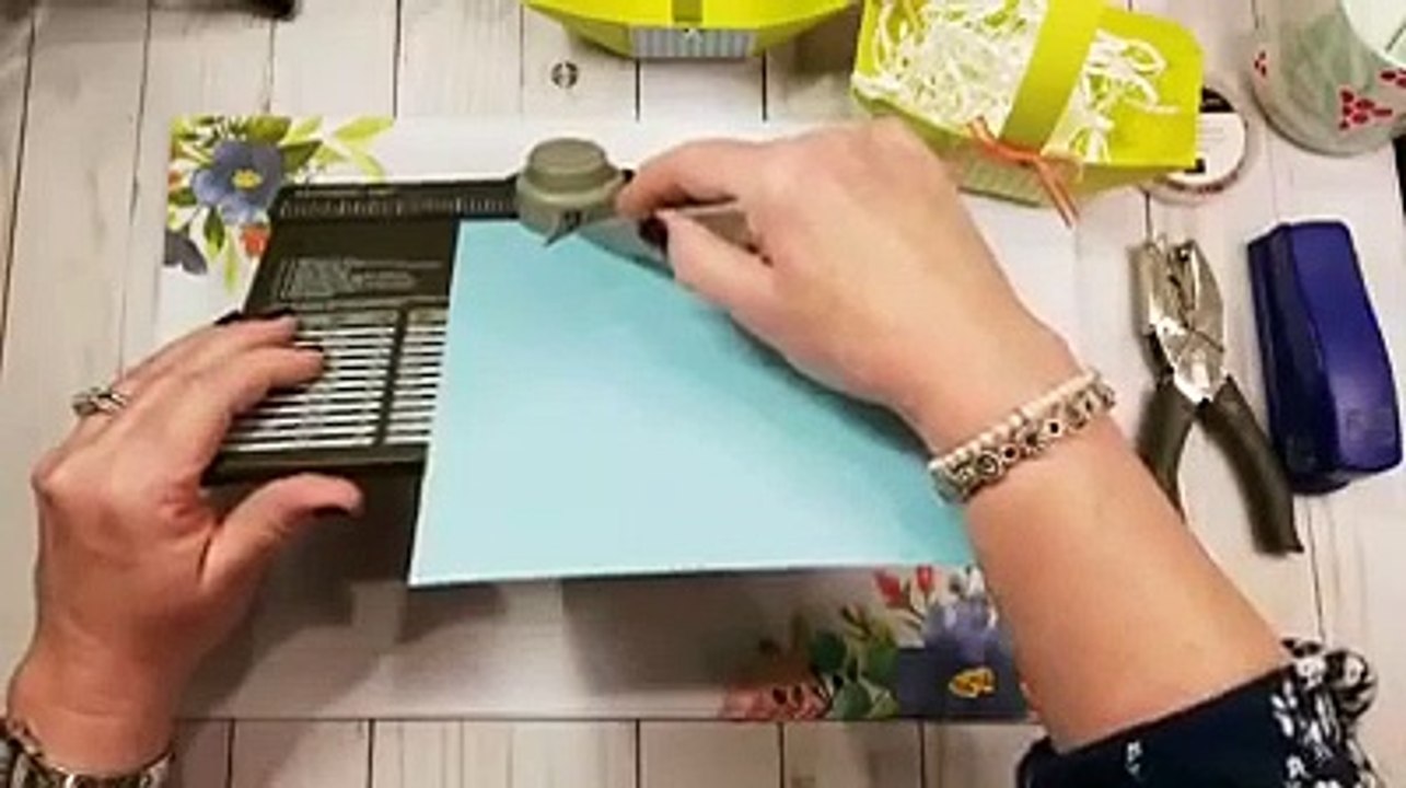 Quick Tip! DIY Envelope Sticker Seals Stampin' Up! Use Your Punches! 