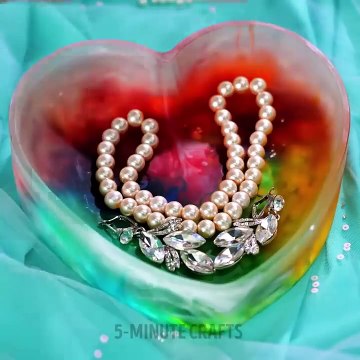 Epoxy Resin Vs Polymer Clay: Cool Diy Jewelry, Mini Crafts And Accessories