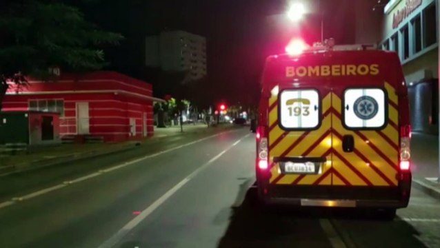 Cadeirante sofre queda e é socorrido pelo Siate na Avenida Brasil, no Centro